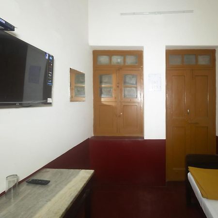 Sri Ramakrishna Hotel Бангалор Экстерьер фото