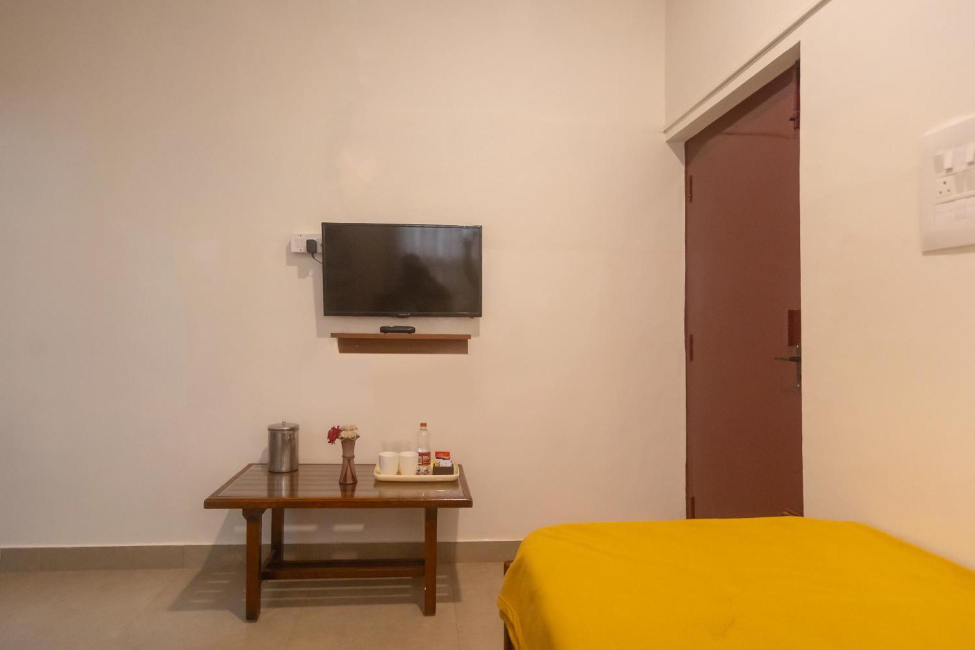 Sri Ramakrishna Hotel Бангалор Экстерьер фото
