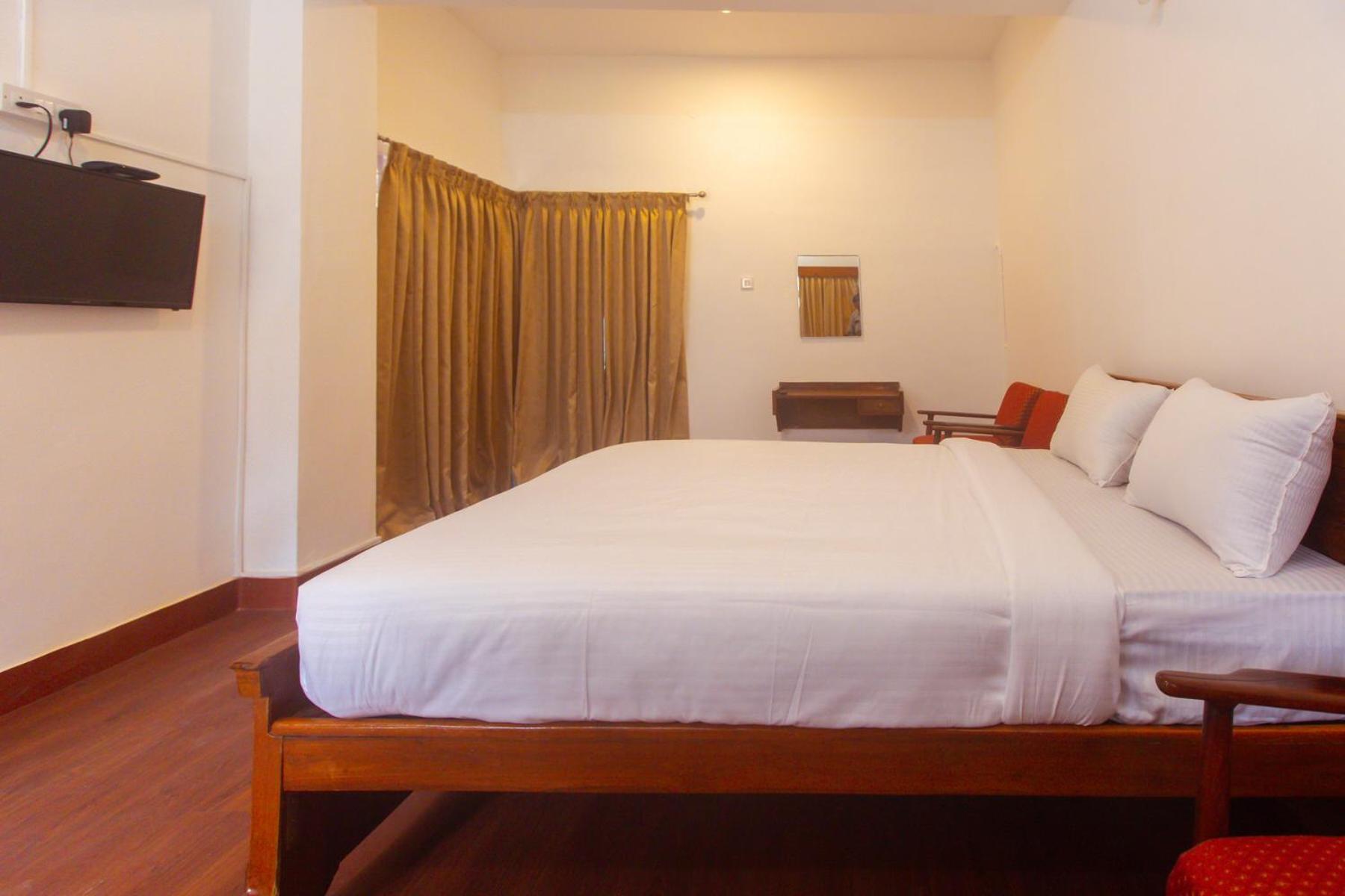 Sri Ramakrishna Hotel Бангалор Экстерьер фото