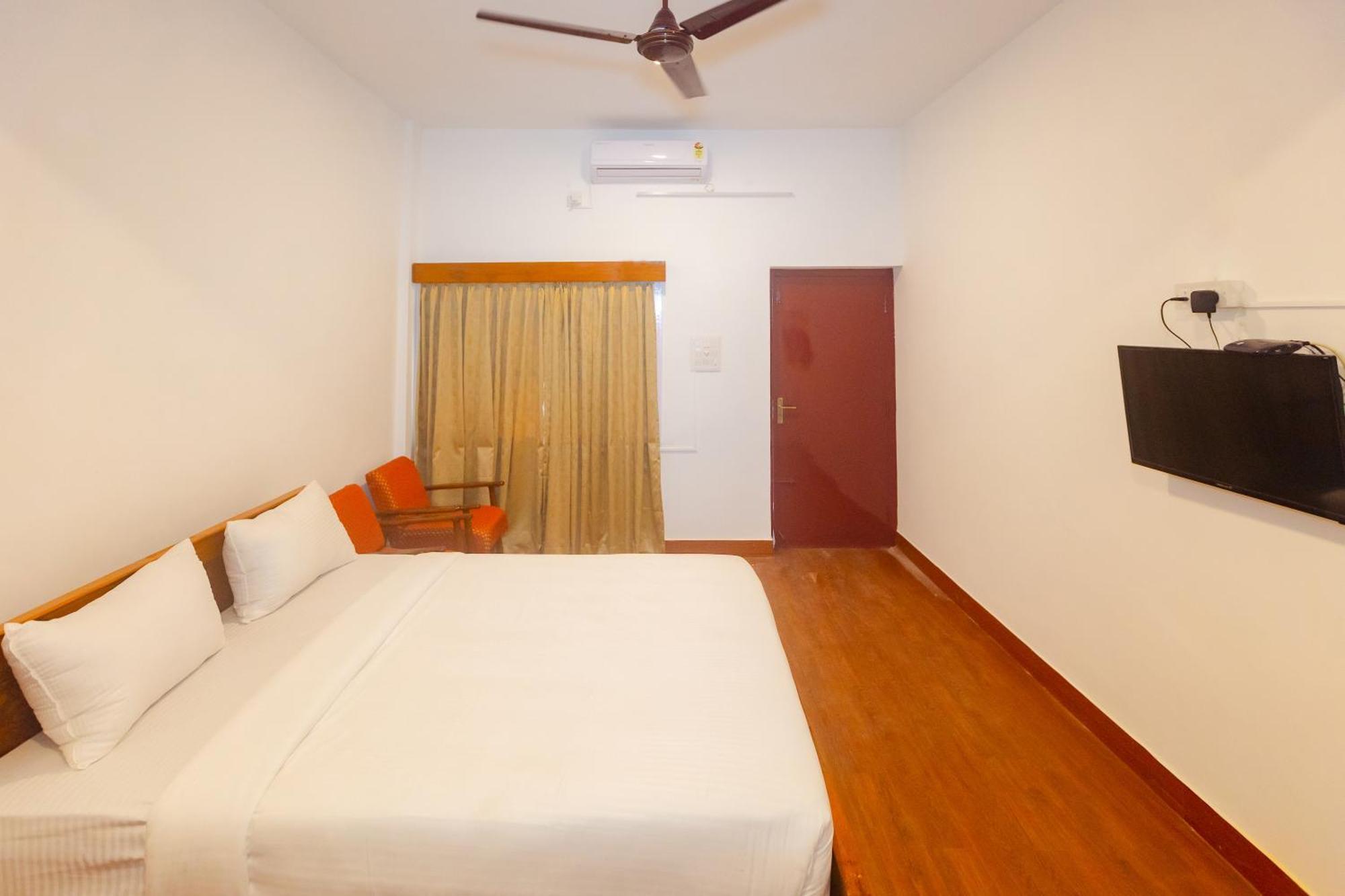 Sri Ramakrishna Hotel Бангалор Экстерьер фото