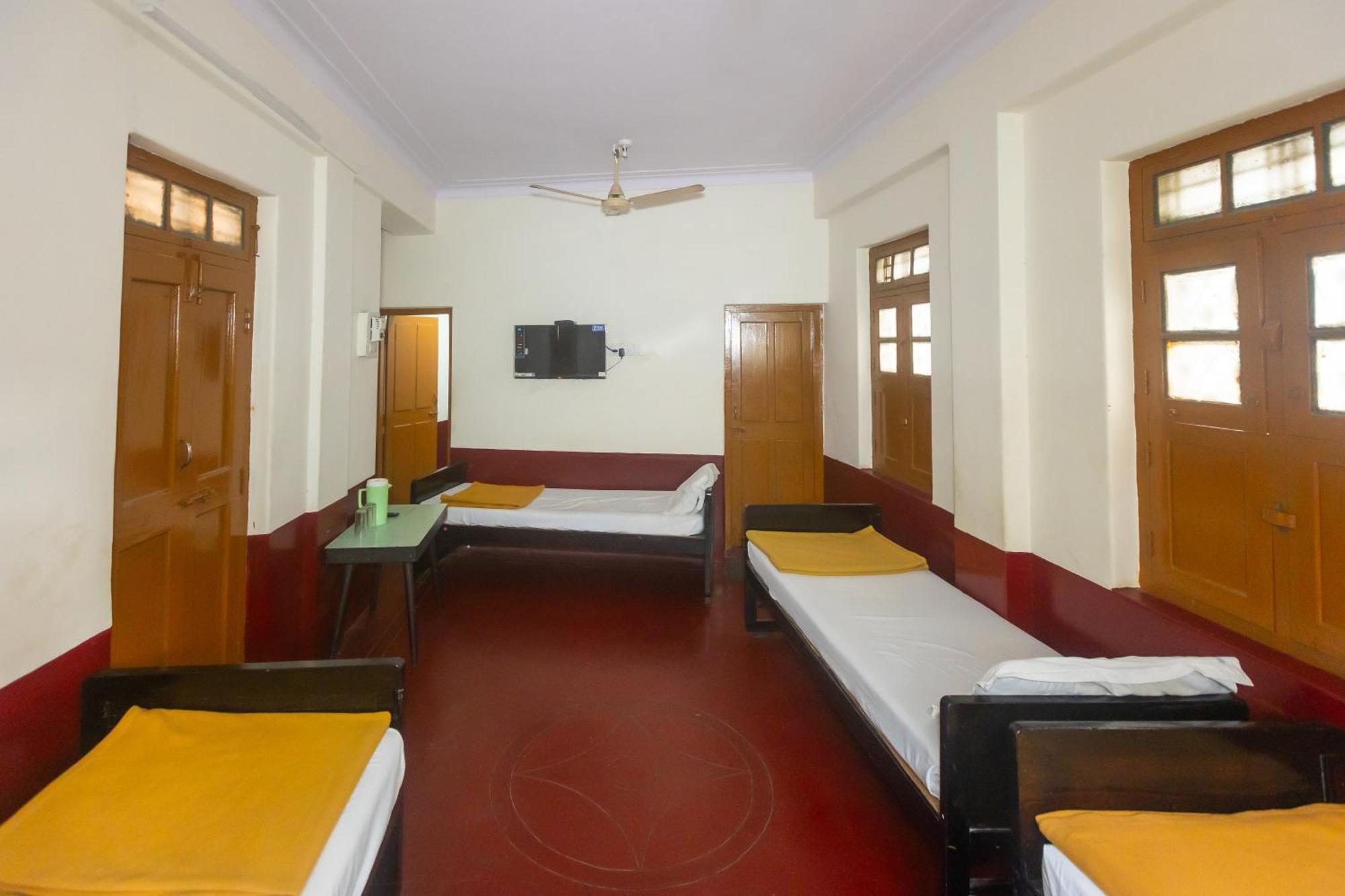Sri Ramakrishna Hotel Бангалор Экстерьер фото
