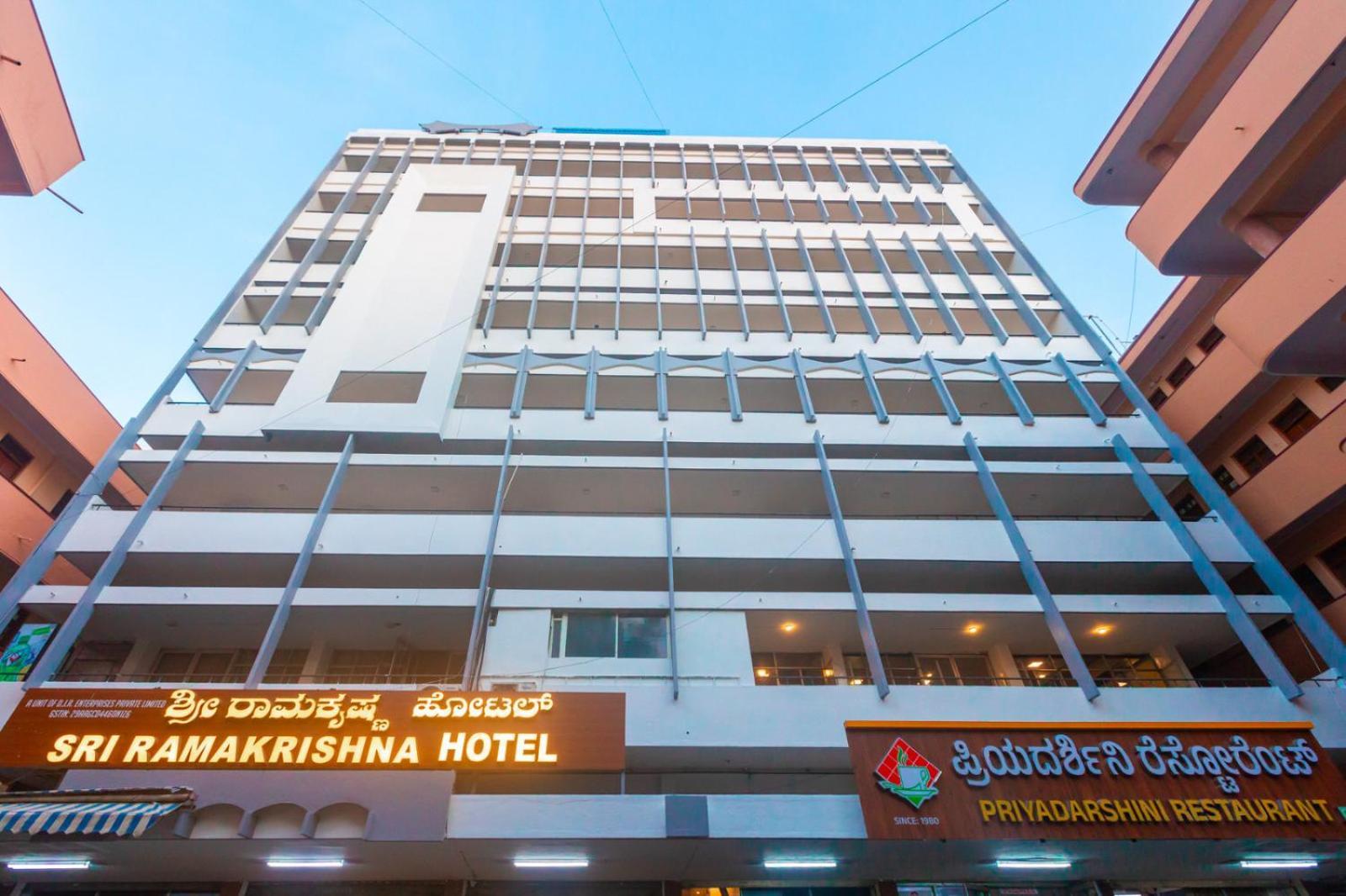 Sri Ramakrishna Hotel Бангалор Экстерьер фото
