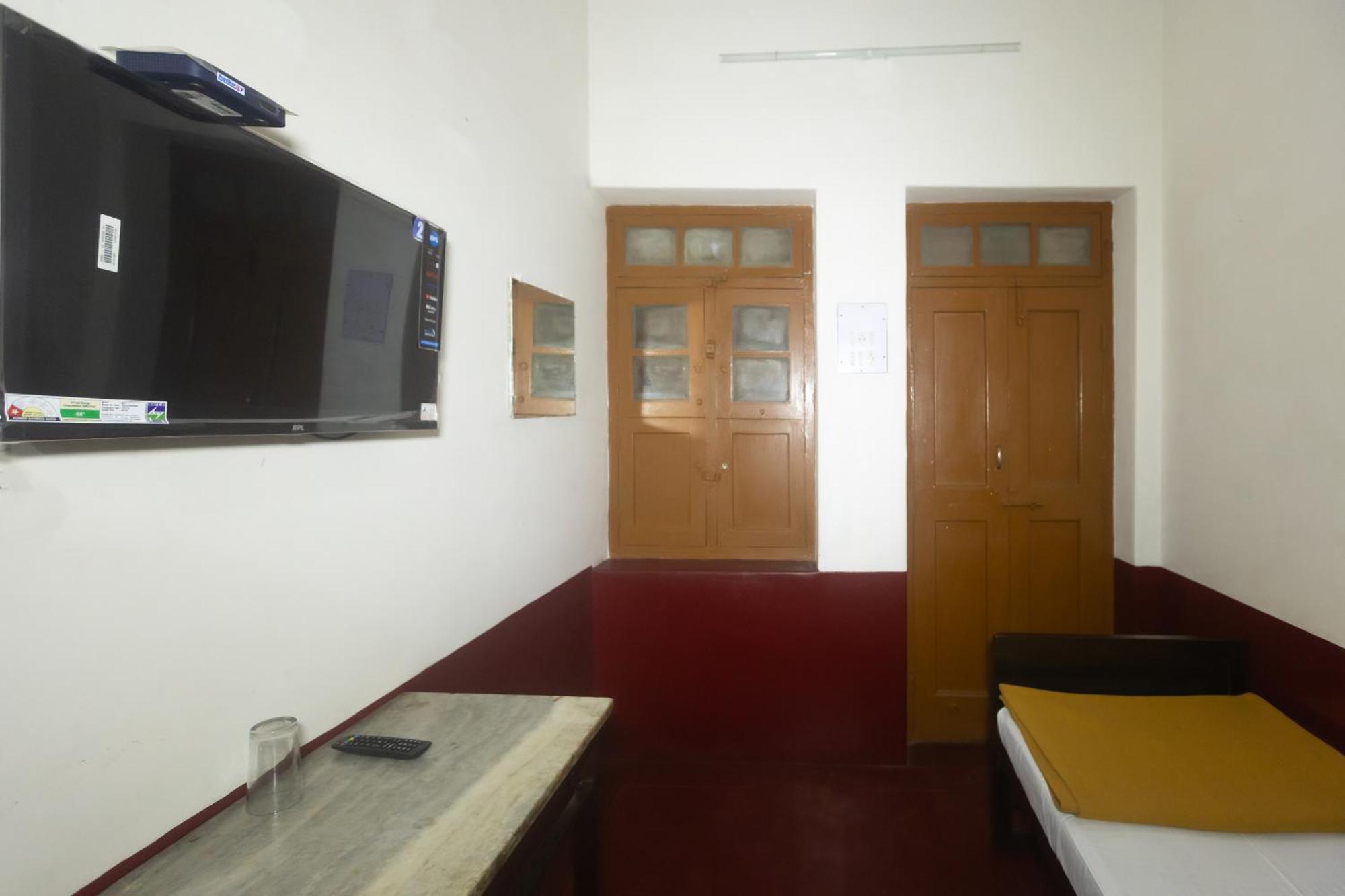 Sri Ramakrishna Hotel Бангалор Экстерьер фото