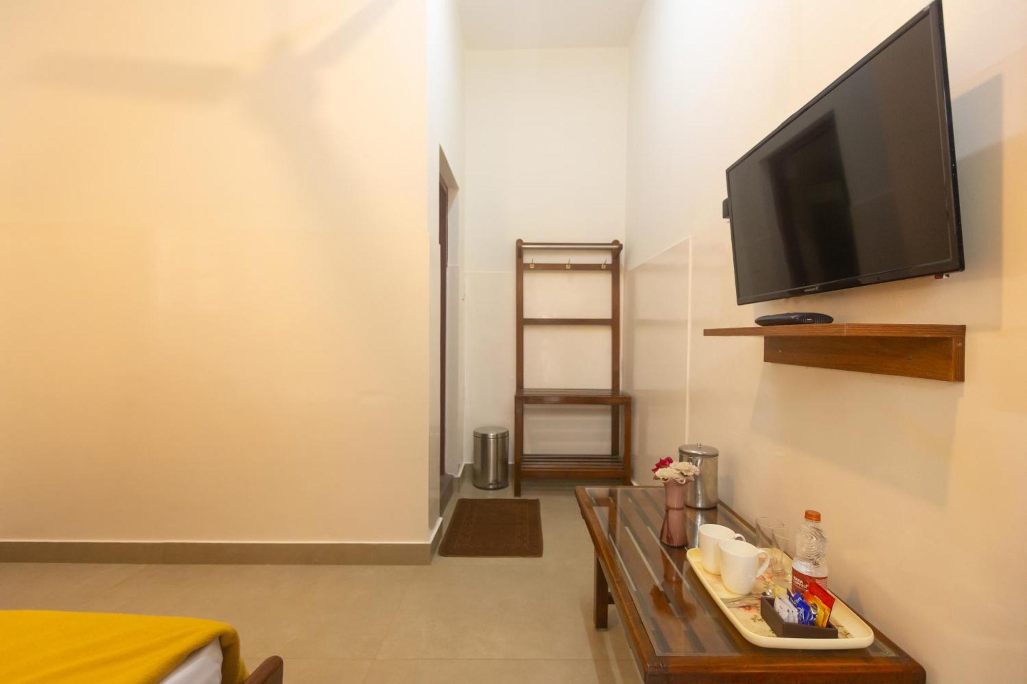 Sri Ramakrishna Hotel Бангалор Экстерьер фото