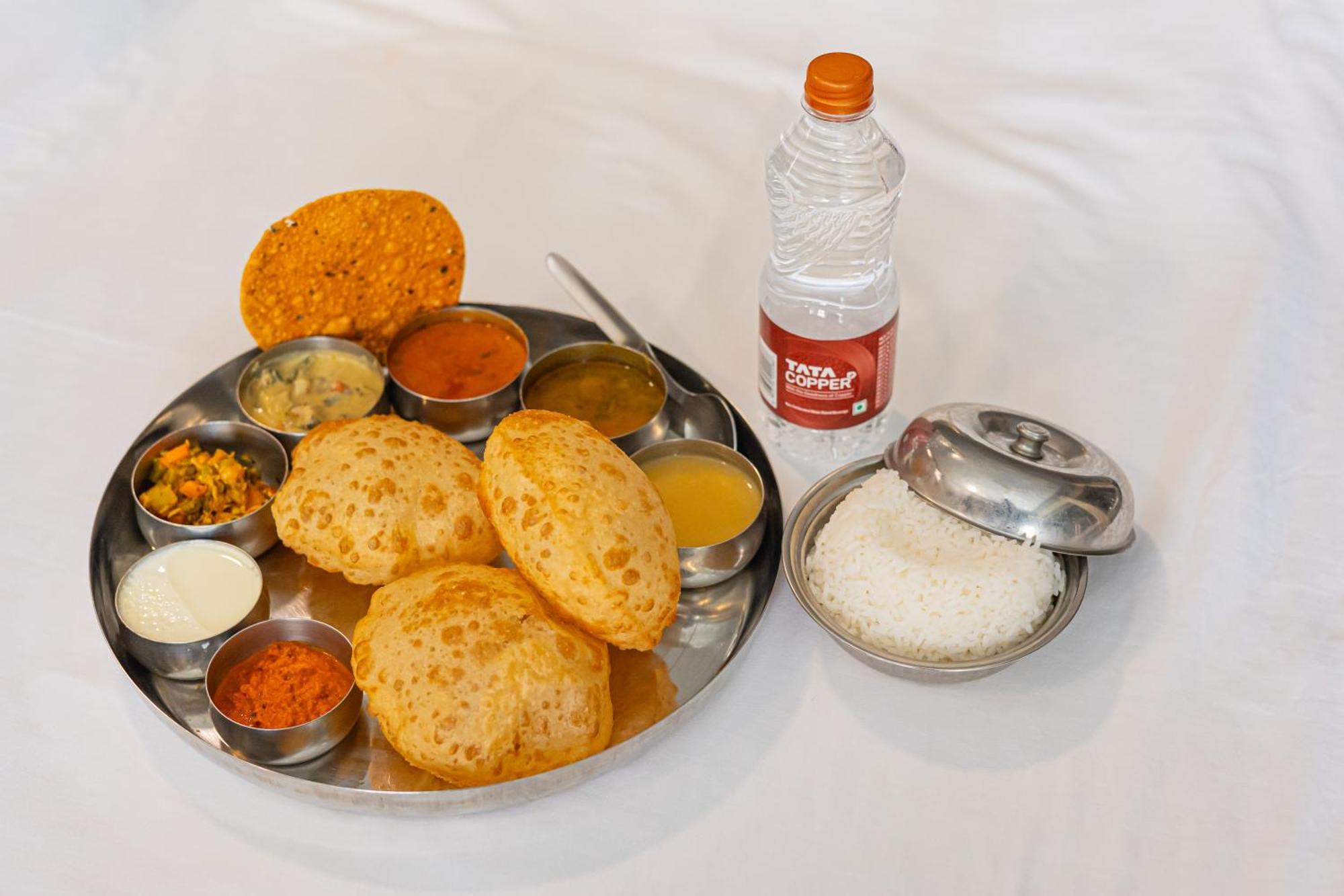 Sri Ramakrishna Hotel Бангалор Экстерьер фото