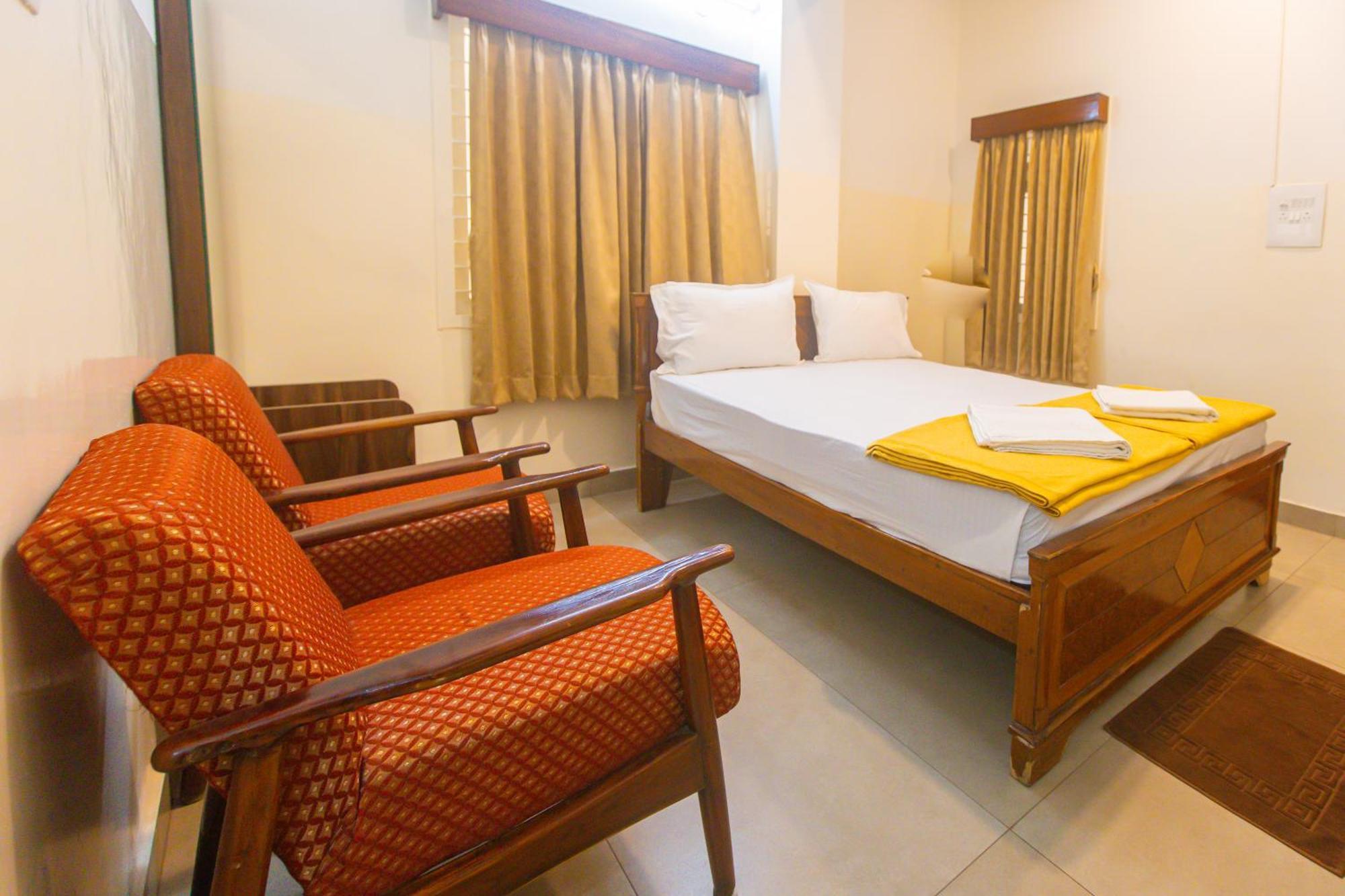 Sri Ramakrishna Hotel Бангалор Экстерьер фото