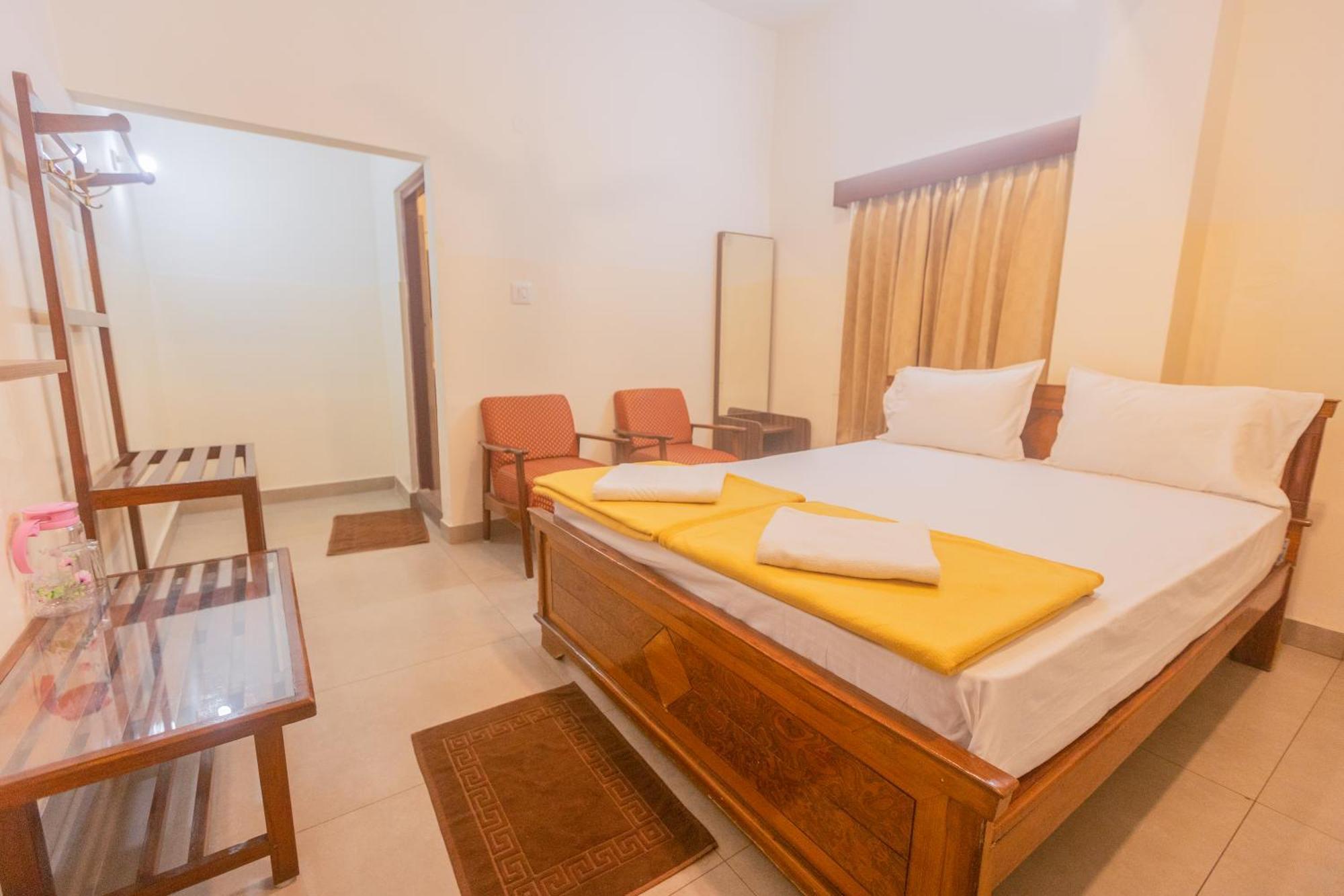 Sri Ramakrishna Hotel Бангалор Экстерьер фото